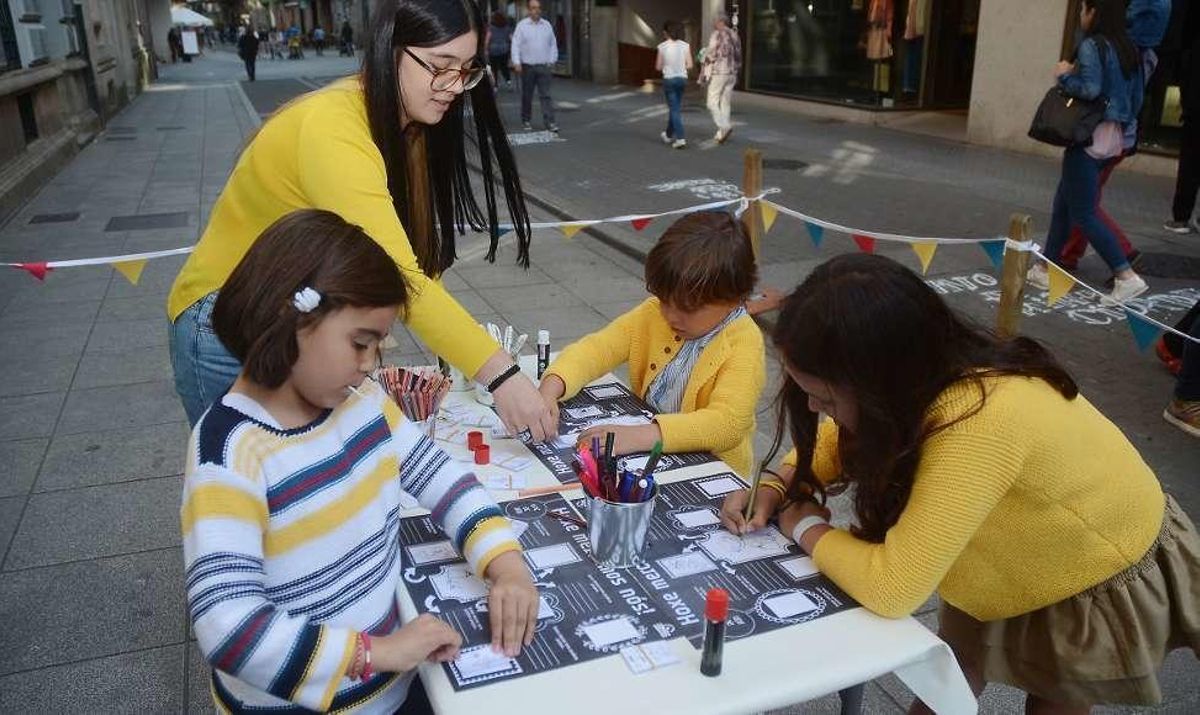 Acciones "A pé de rúa" para fomentar las compras en el comercio local