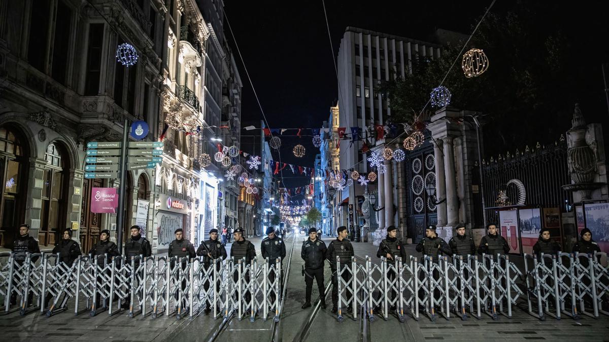 Agents de la policia turca al centre d&#039;Istanbul