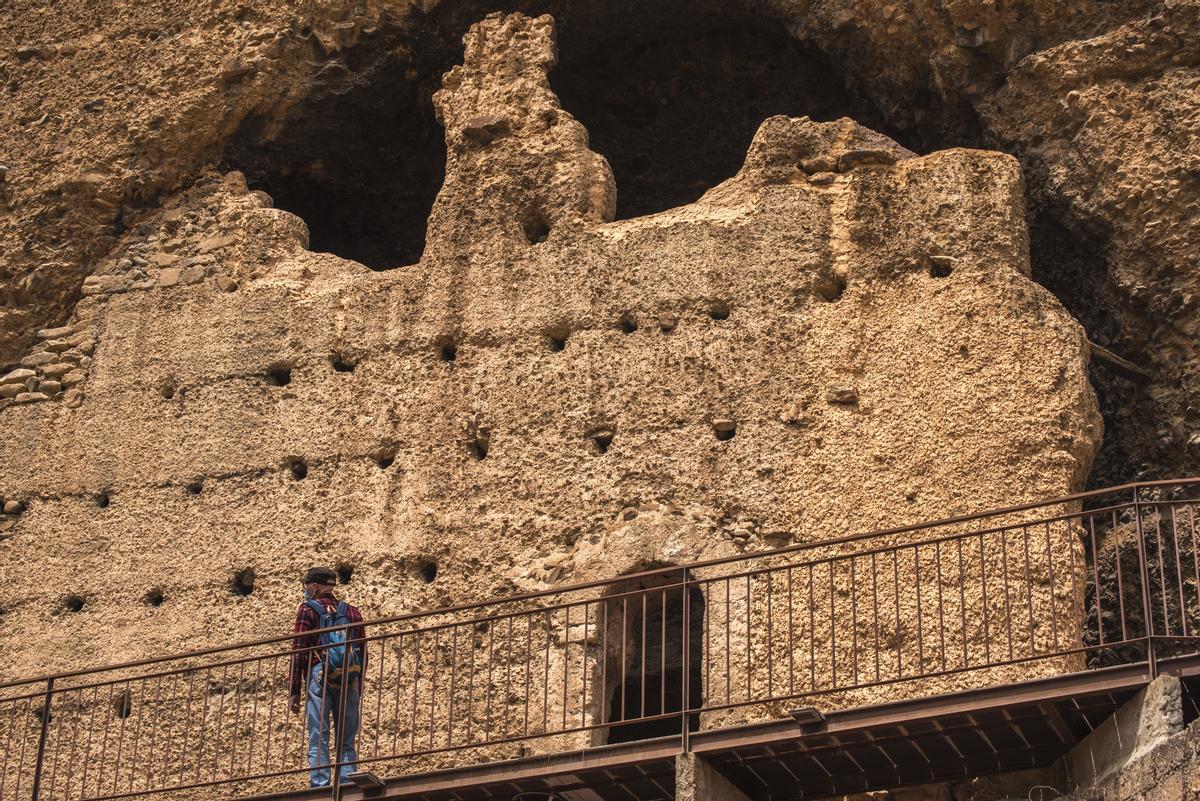 Castillo de Los Fayos