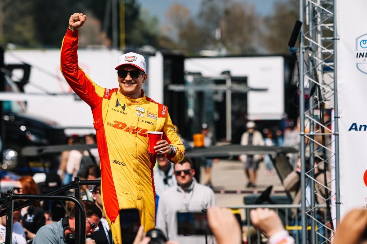 Álex Palou celebrando la victoria en Alabama