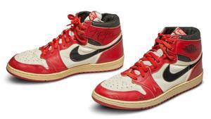 undefined53357443 a pair of 1985 nike air jordan 1s  made for and worn by u s 200511170615