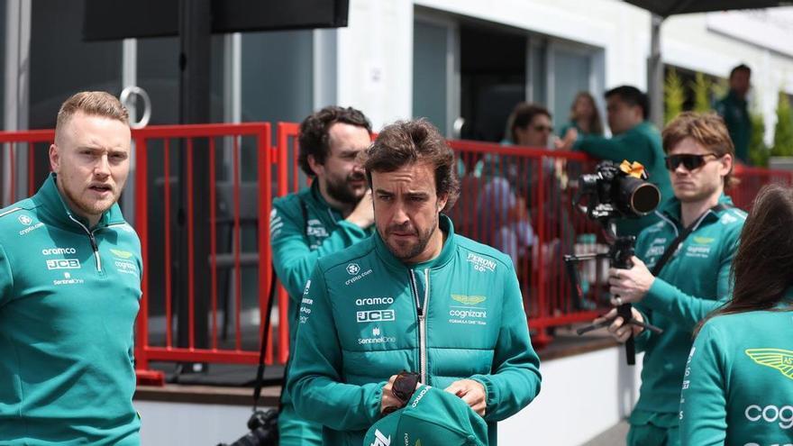 Fernando Alonso acaba con problemas en Bakú