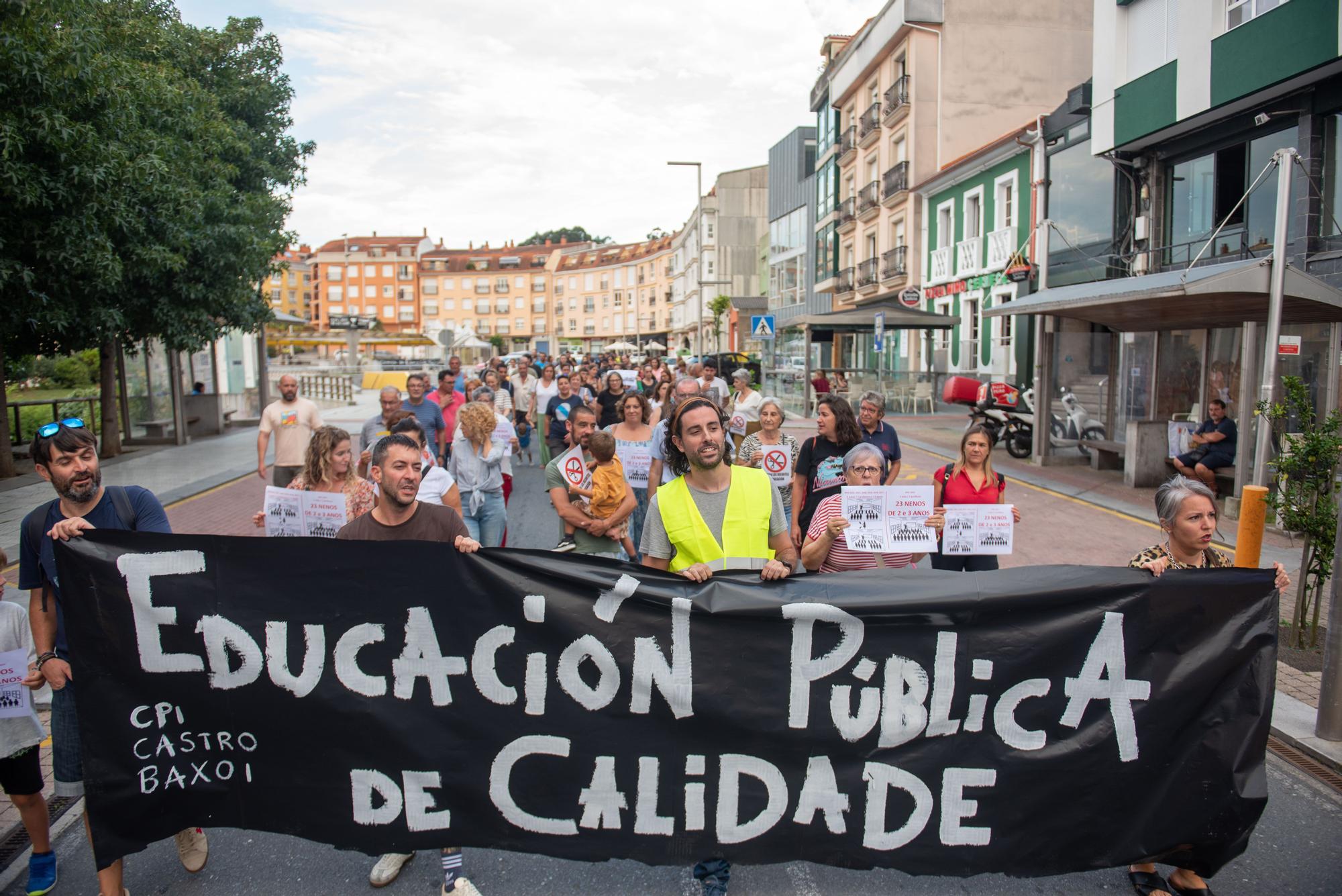 Protesta en Miño por la supresión de un aula de Infantil