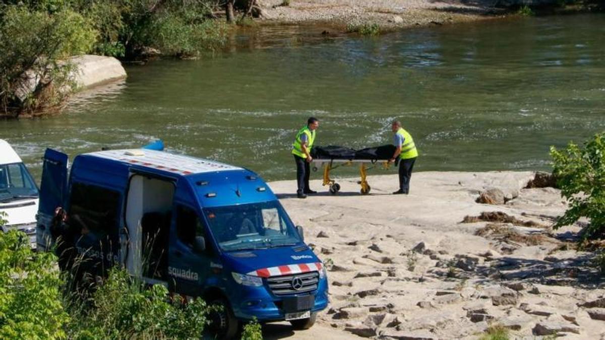Retirada del cos sense vida localitzat surant al riu Segre a Lleida