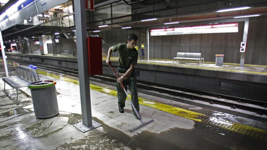 El Metro, de nuevo inundado por la lluvia