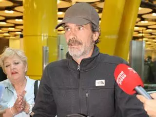 Rodolfo Sancho da la espalda a la prensa a su llegada a Madrid tras el juicio de su hijo