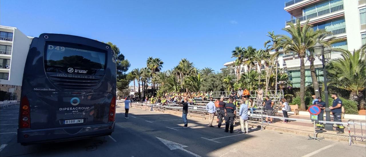 Simulacro de incendio en un autobús escolar