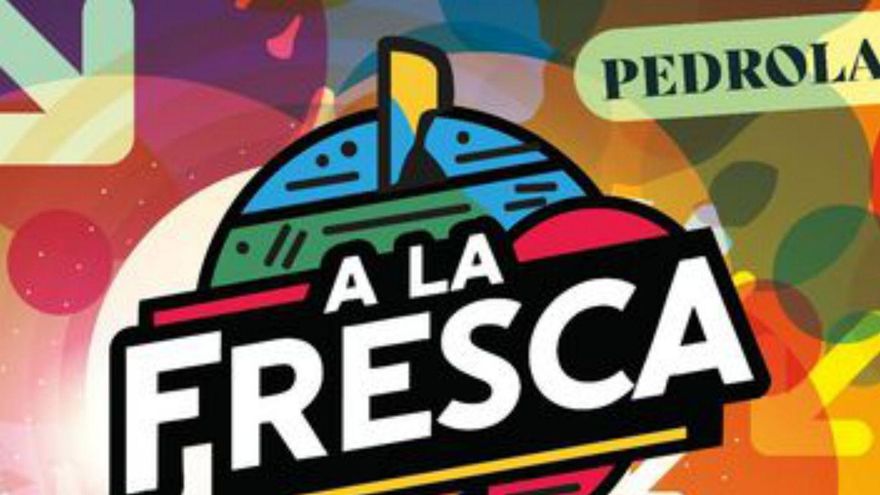 Pedrola sale a la calle para ‘tomar la fresca’ | SERVICIO ESPECIAL