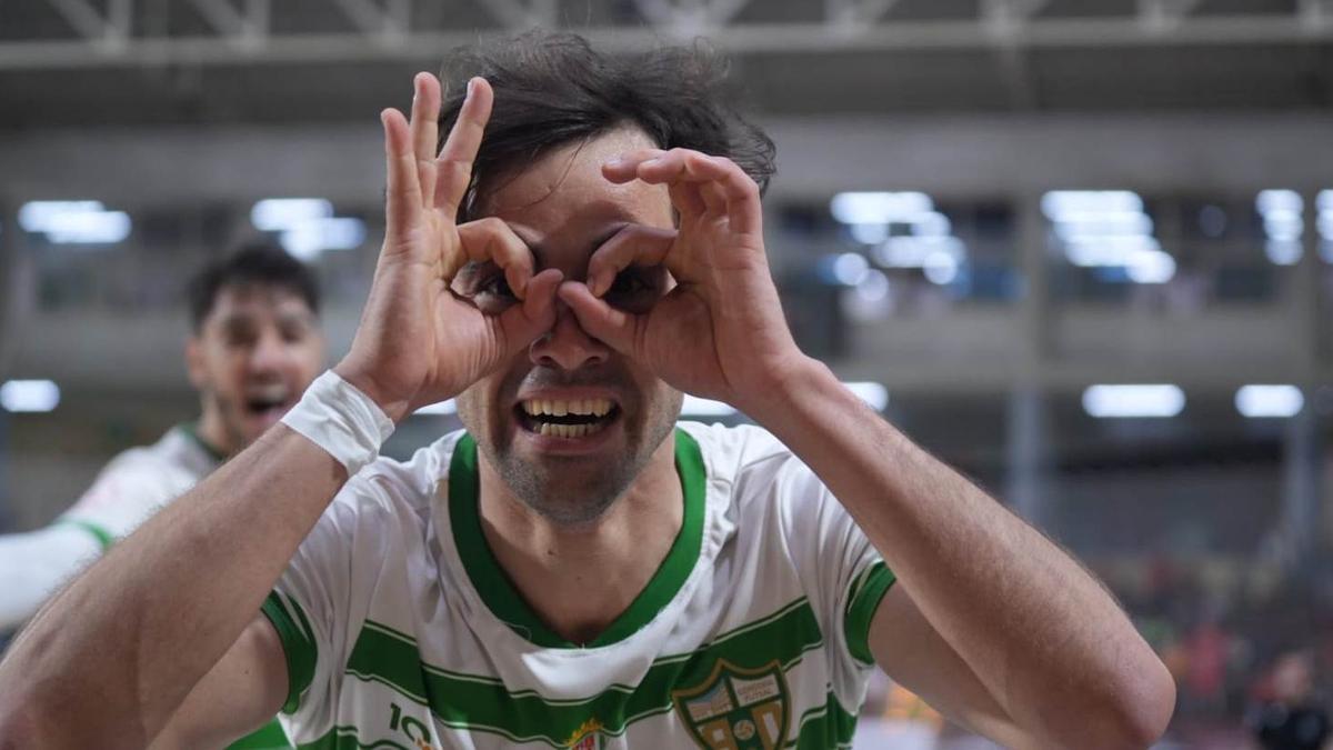 Pablo del Moral celebra uno de los goles marcados al Manzanares.