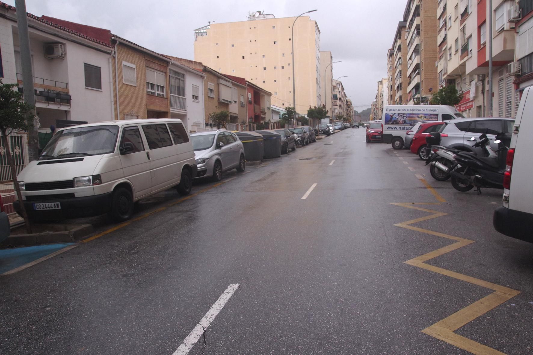 Calles prácticamente vacías en Málaga capital ante la alerta roja por riesgo de importantes tormentas