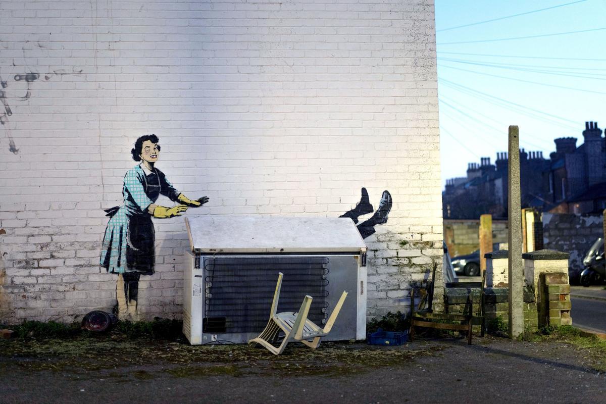 Banksy revela un mural contra la violència de gènere a Anglaterra