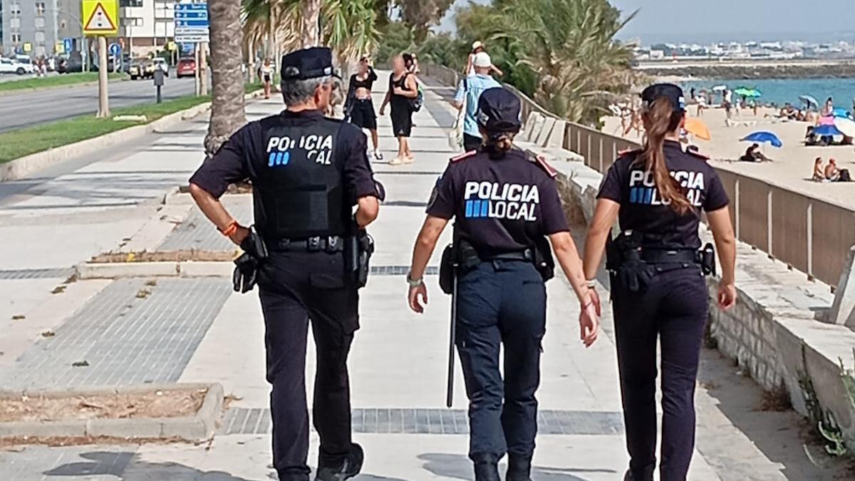 SUCESOS EN MALLORCA / Un delincuente intenta huir de la Policía Local de Palma con un patinete robado
