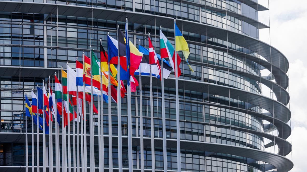 Banderas en la sede del Parlamento Europeo en Estrasburgo