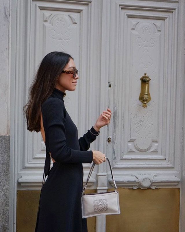 Melissa Villarreal, con bolso blanco de Loewe