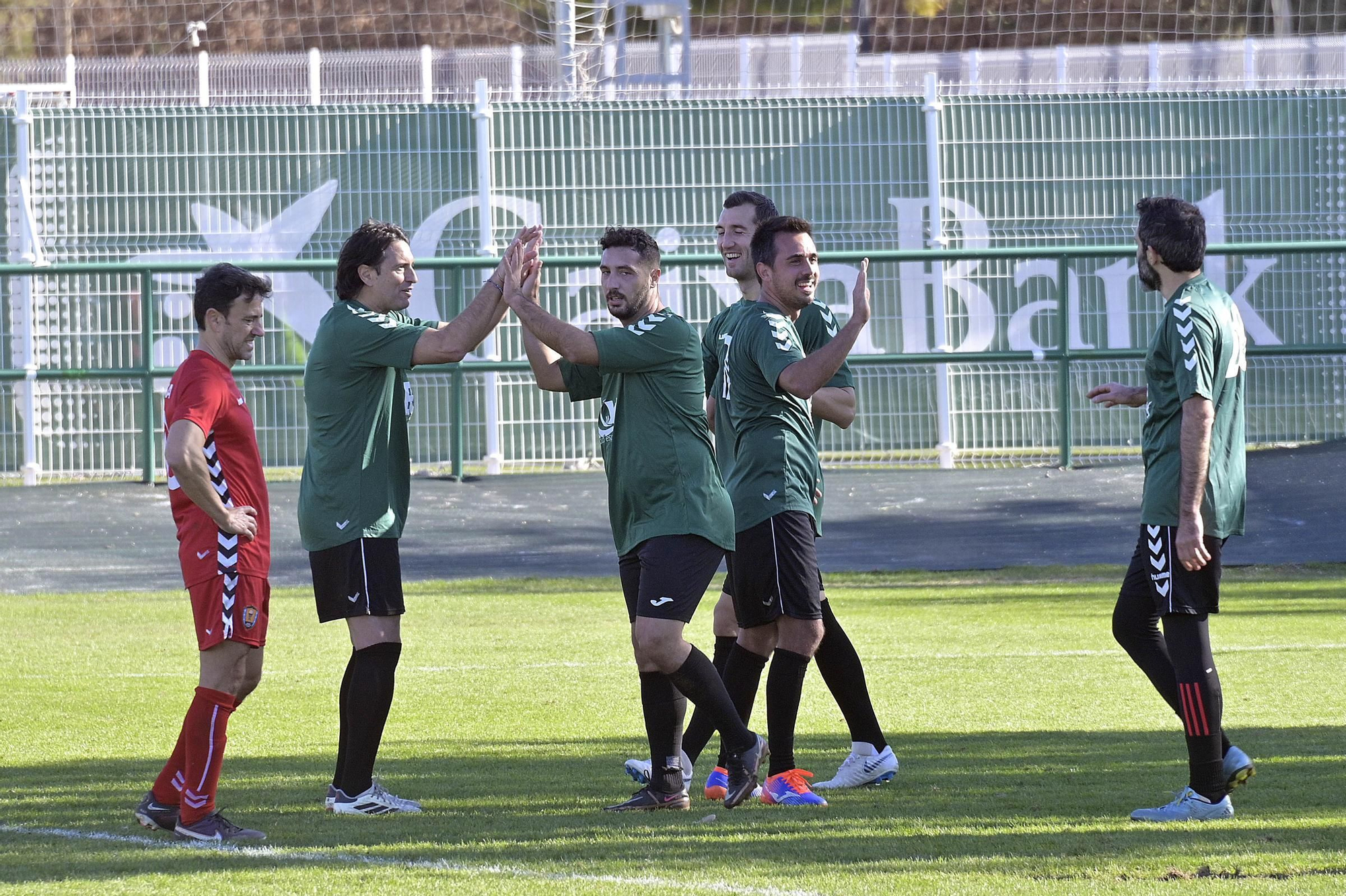 Partido de futbol benefico populares informadores