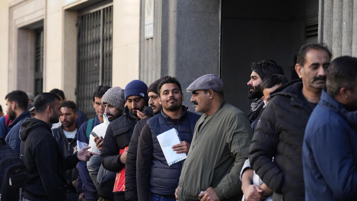 Vives en Madrid: esta es la guía paso a paso para solicitar la regularización extraordinaria de migrantes