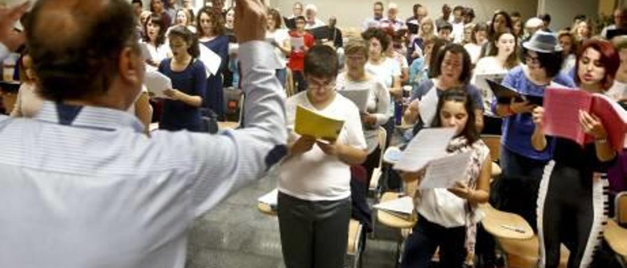 «Cuando los alumnos luchan por un objetivo común, lo trasladan a su rendimiento»