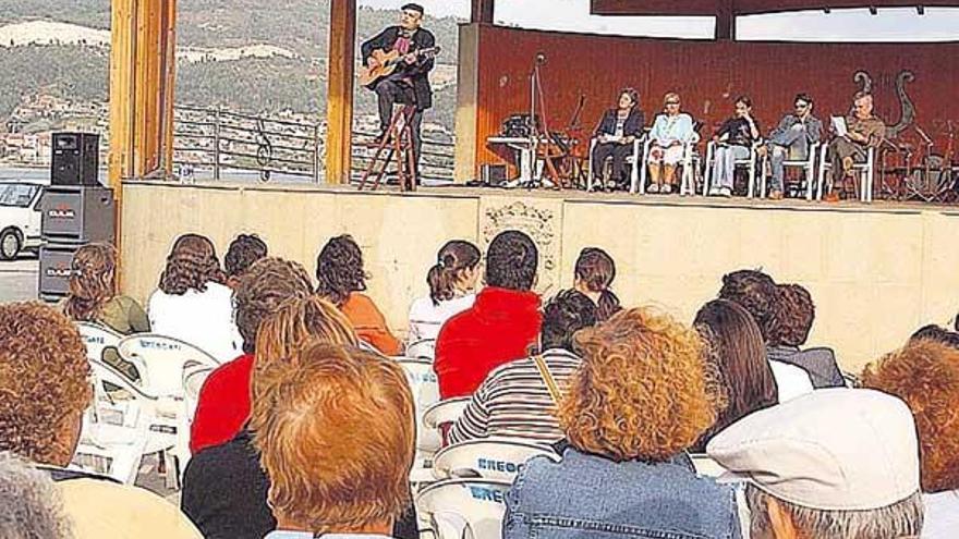 Una actividad organizada por la Lonxa Literaria.