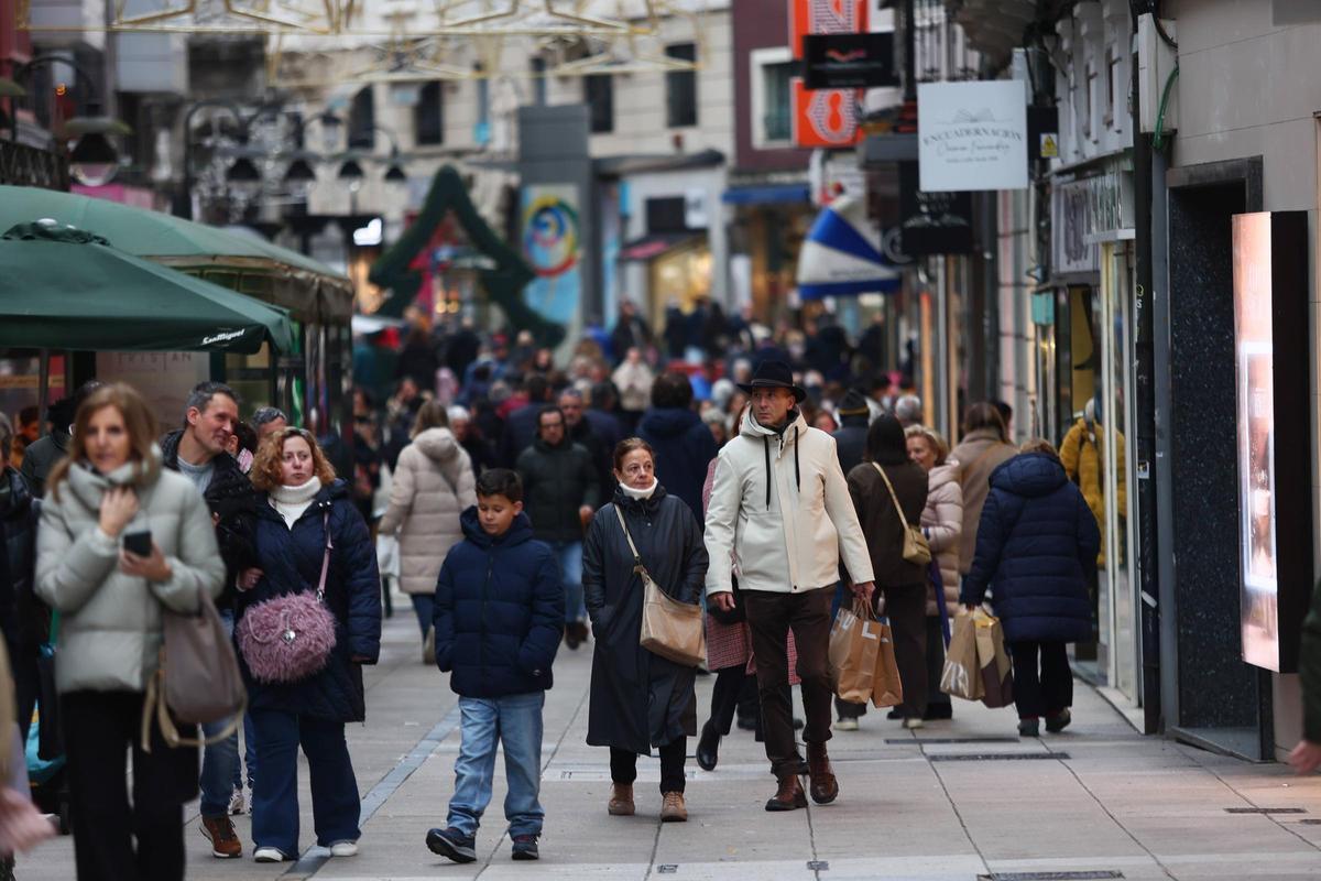 Ambiente de compras en el centro de Oviedo.