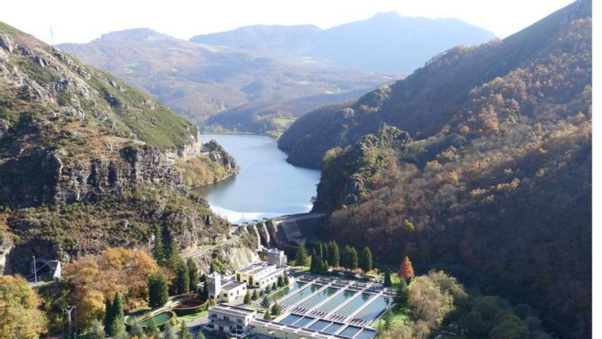 La potabilizadora de Rioseco, en primer término.