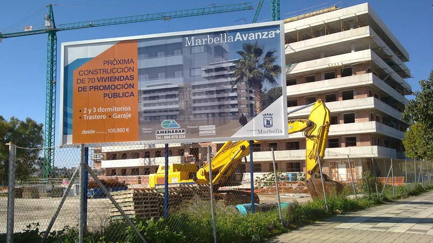 Imagen de las obras de construcción de un edificio de viviendas en Nueva Andalucía.