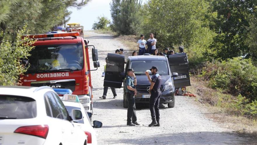 Fallece un joven conductor de un camión tras caer por un terraplén en Mos