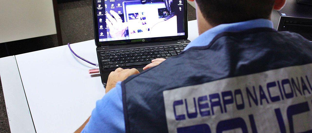 La Policía Nacional trata de determinar si se produjo un delito de pornografía infantil con las menores tuteladas.