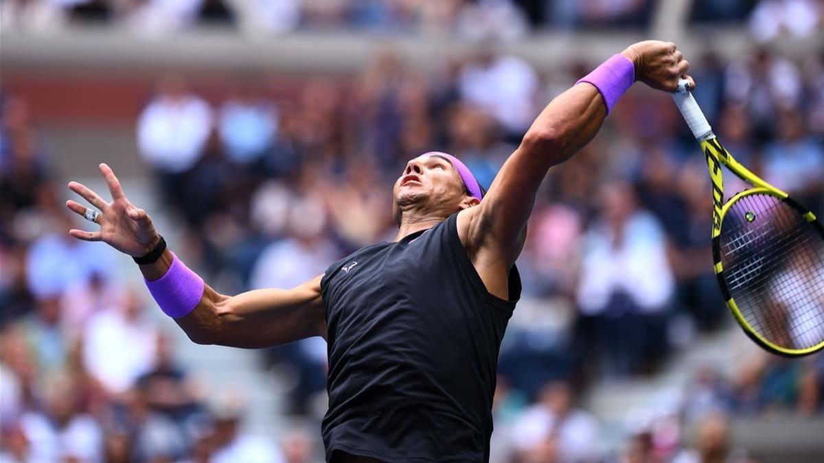 rpaniagua49782601 topshot   rafael nadal of spain hits a return to daniil medv190916200431