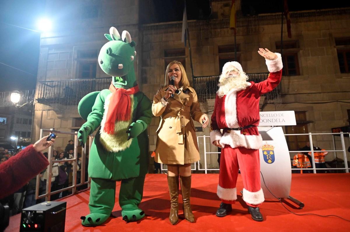 A alcaldesa de Redondela, Digna Rivas, no acendido das luces o sábado.