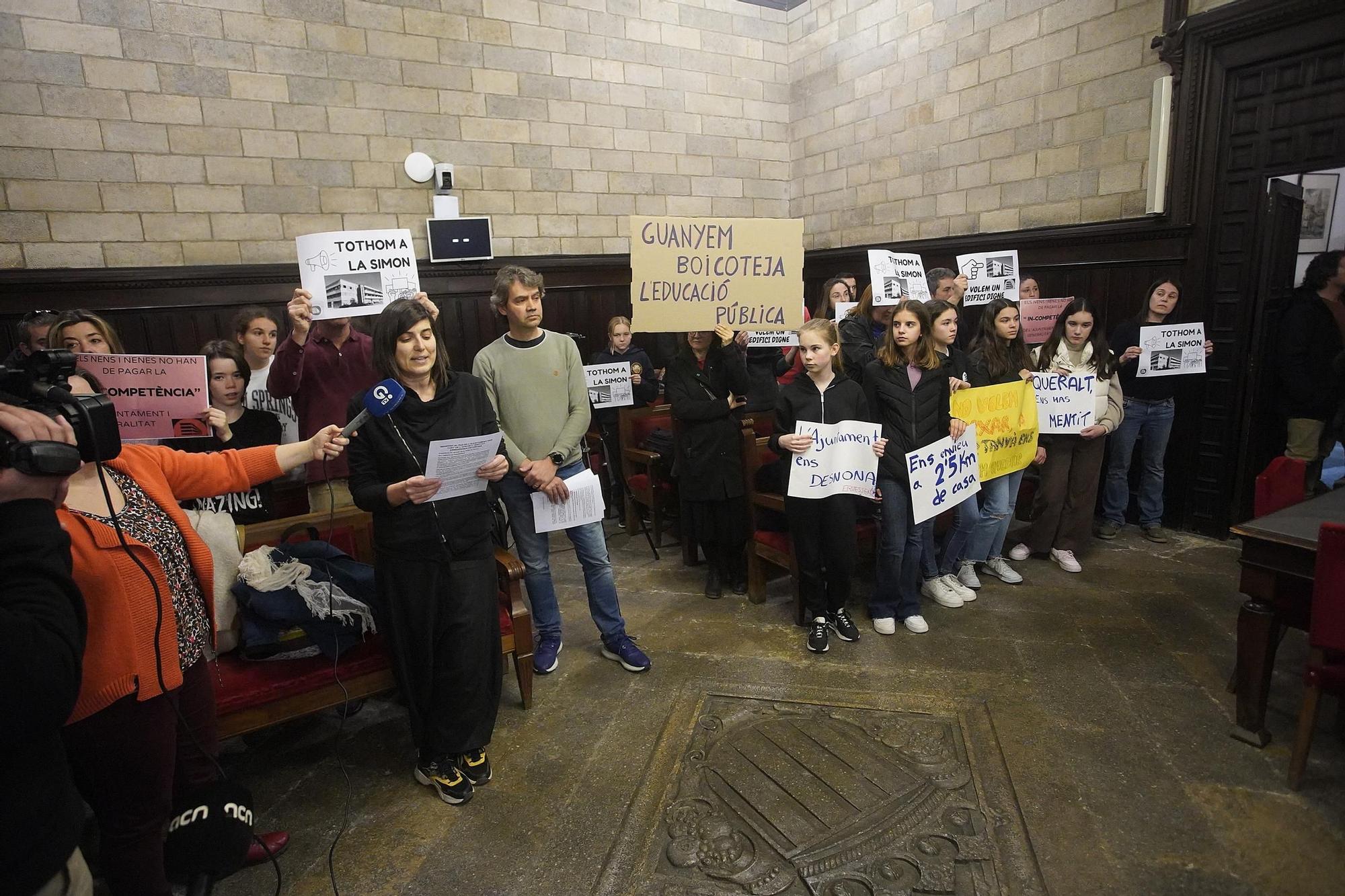 Nova tarda de protestes al ple de Girona