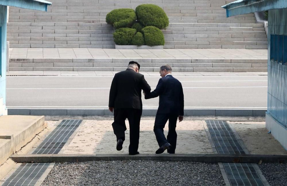 Histórico encuentro entre Kim Jong-un y Moon Jae-i