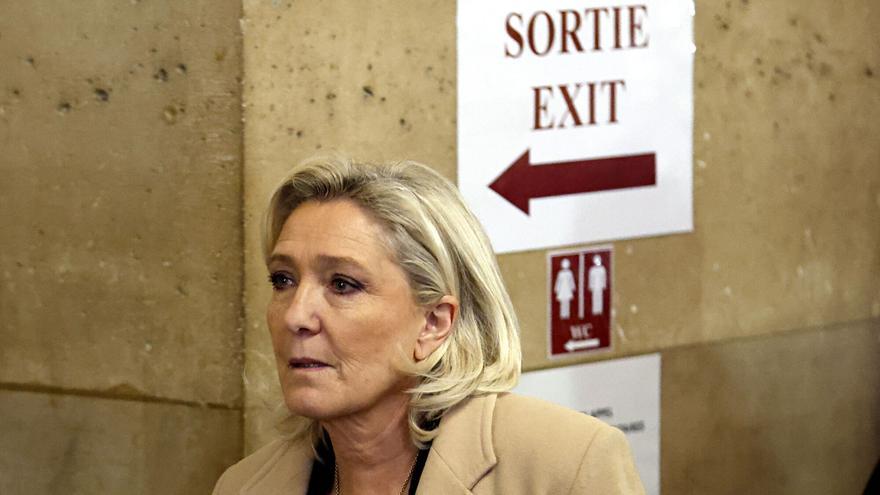 Arranca el juicio que puede enterrar la carrera de Marine Le Pen hacia el Elíseo