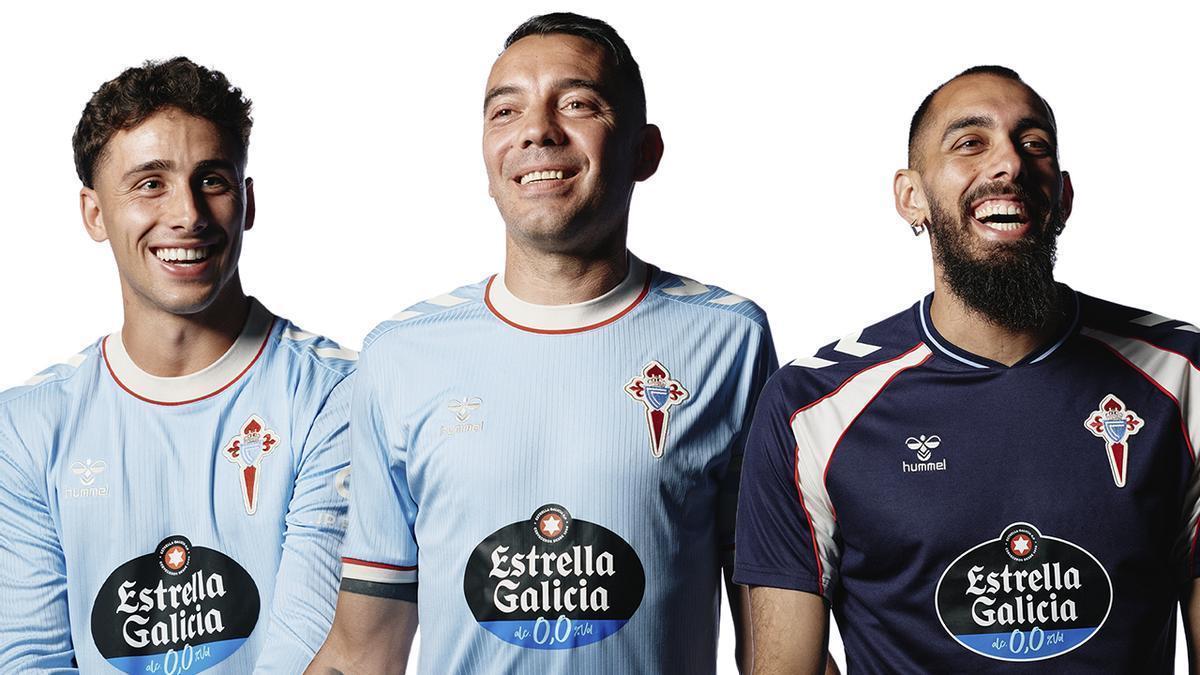 Iago Aspas, Pablo Durán y Borja Iglesias posan con las nuevas camisetas del Celta para la temporada 2026-2027