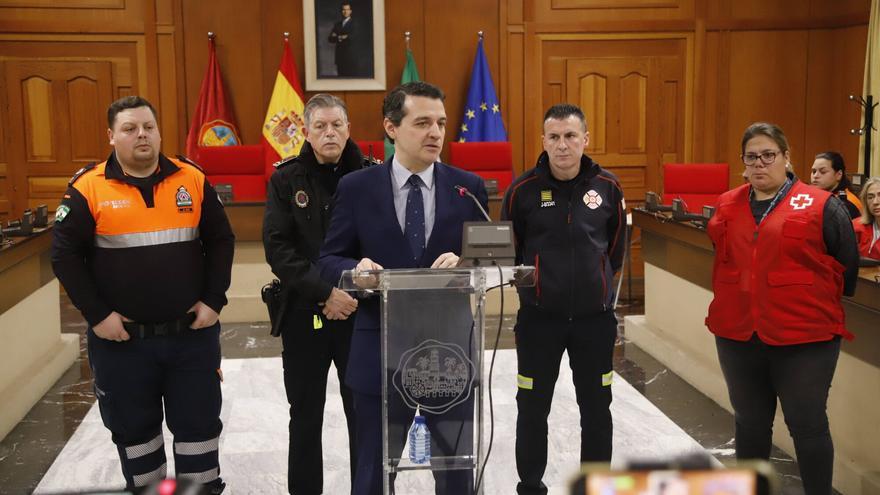 El alcalde de Córdoba se emociona al recordar a las familias