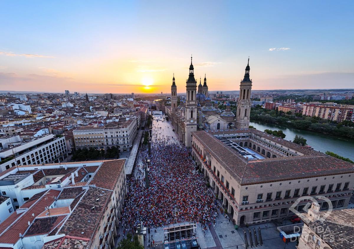 Instantánea de la plaza del Pilar durante el España-Bélgica