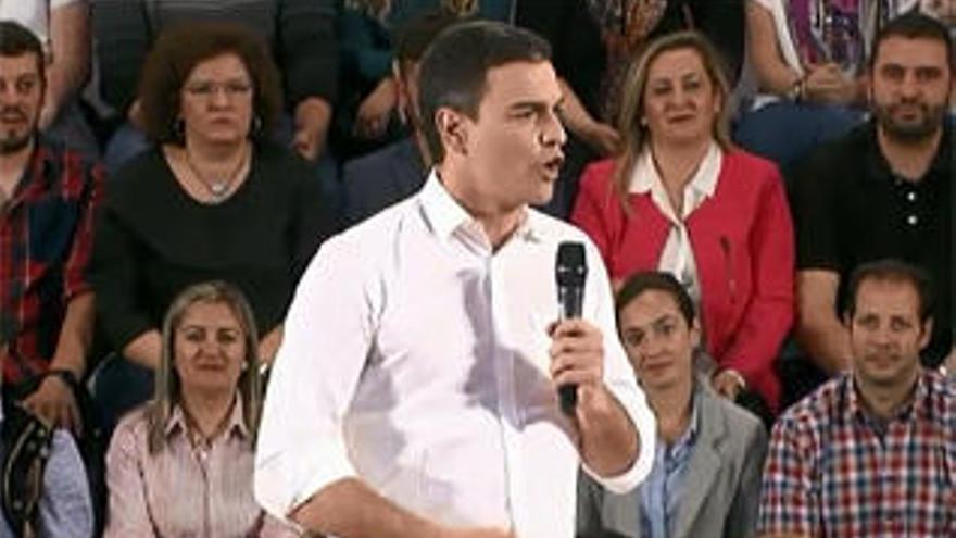 Sánchez: &quot;Rajoy e Iglesias son una pareja de hecho, y tienen un adversario común, el PSOE&quot;