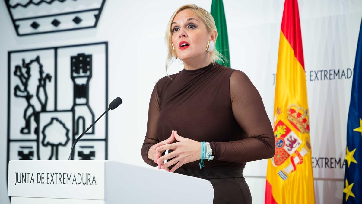 La portavoz de la Junta, Elena Manzano, este martes en rueda de prensa.