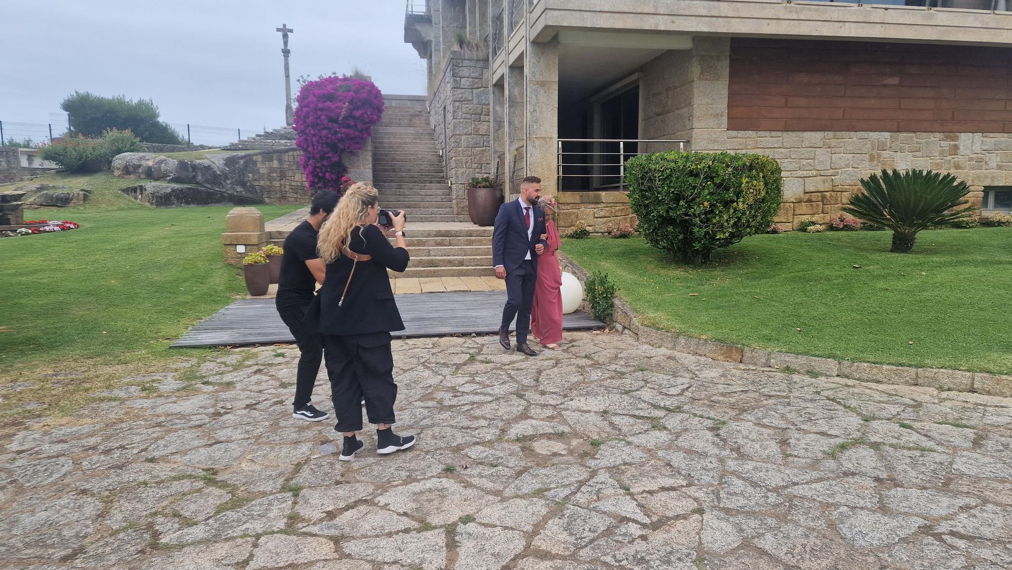 La boda de Serafín y Zaira en la finca La Atlántida, en el Concello de O Grove.