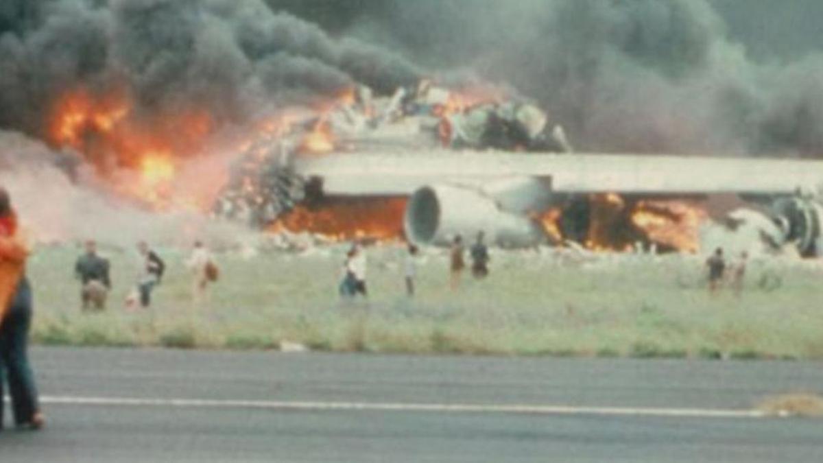 27 de marzo de 1977: dos ‘jumbos’ chocan en la niebla.