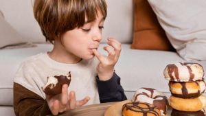 Restringir el azúcar en la infancia protege contra enfermedades crónicas, según un estudio