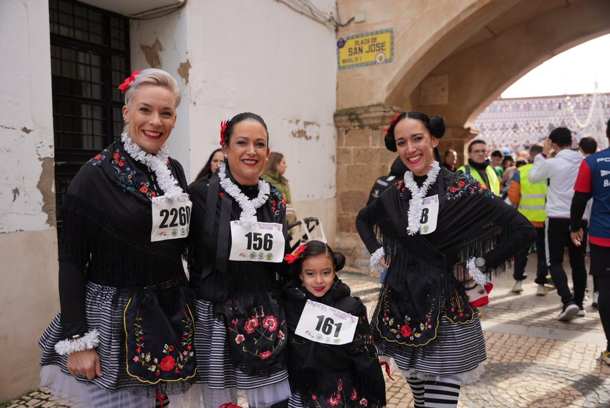 FOTOGALERÍA | Los mejores disfraces de la San Silvestre de Badajoz, en imágenes