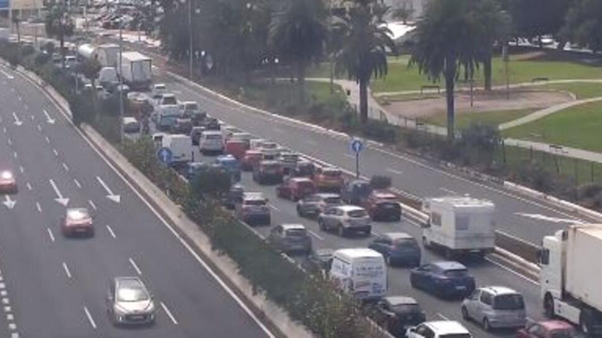 Lugar del atropello de una mujer en la Avenida Marítima de Las Palmas de Gran Canaria.