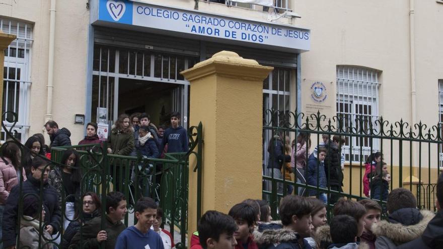 Fachada del centro escolar ubicado en Príncipe de Asturias.