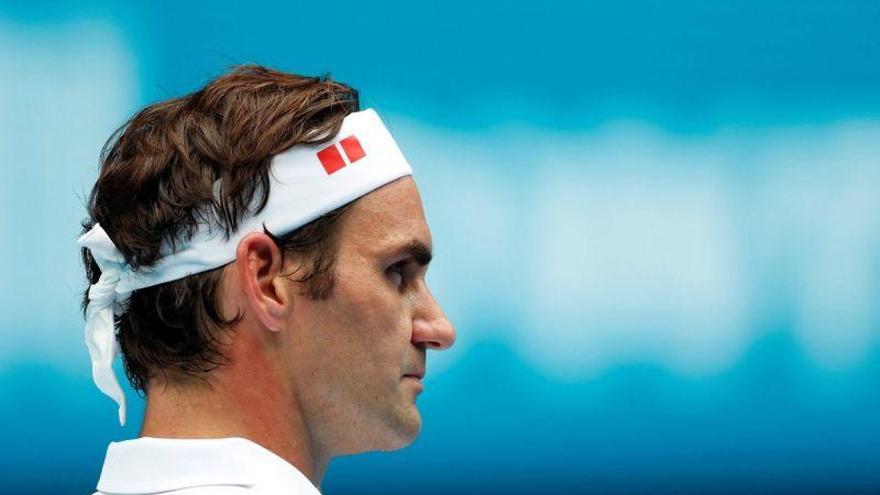 Federer suda de lo lindo para seguir vivo en Australia