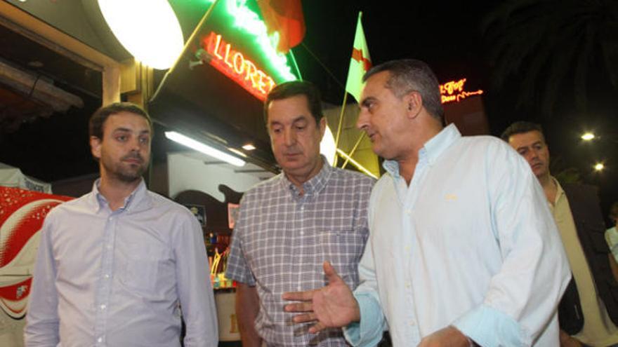 A l&#039;esquerra, el director general de la Policia, Manel Prat, i l&#039;alcalde de Lloret, Romà Codina, la nit de dijous.