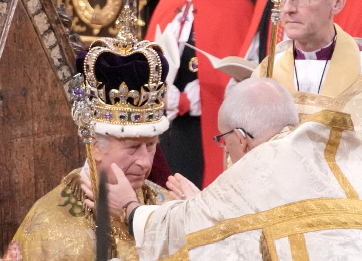 El rey Carlos III ya está coronado
