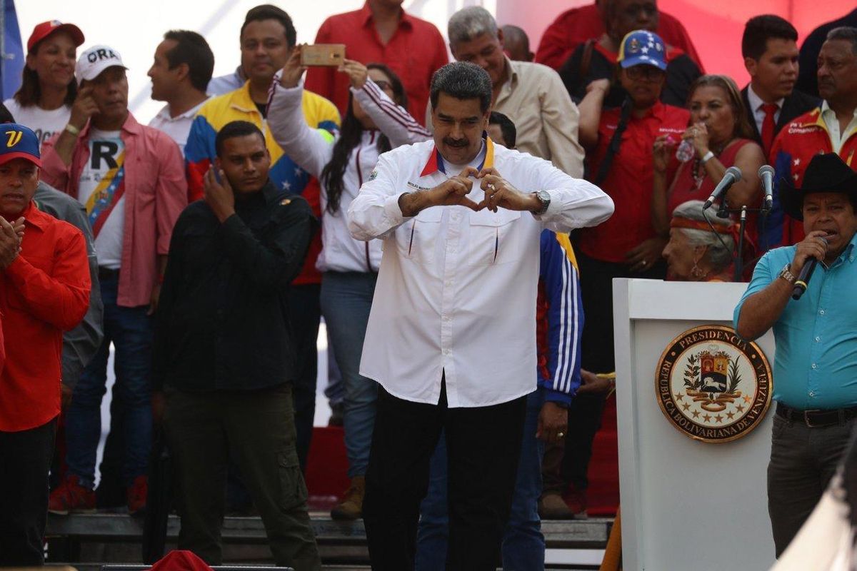 AME4365 CARACAS VENEZUELA 20 05 2019 - El presidente de Venezuela Nicolas Maduro c participa en un acto de gobierno este lunes en Caracas Venezuela para celebrar el primer aniversario de las elecciones de Venezuela de las que el presidente Nicolas Maduro se proclamo ganador y que no han sido reconocidas por la comunidad internacional debido a supuestas irregularidades EFE Rayner Pena AME4365 CARACAS VENEZUELA 20 05 2019 - El presidente de Venezuela Nicolas Maduro c participa en un acto de gobierno este lunes en Caracas Venezuela para celebrar el primer aniversario de las elecciones de Venezuela de las que el presidente Nicolas Maduro se proclamo ganador y que no han sido reconocidas por la comunidad internacional debido a supuestas irregularidades EFE Rayner Pena