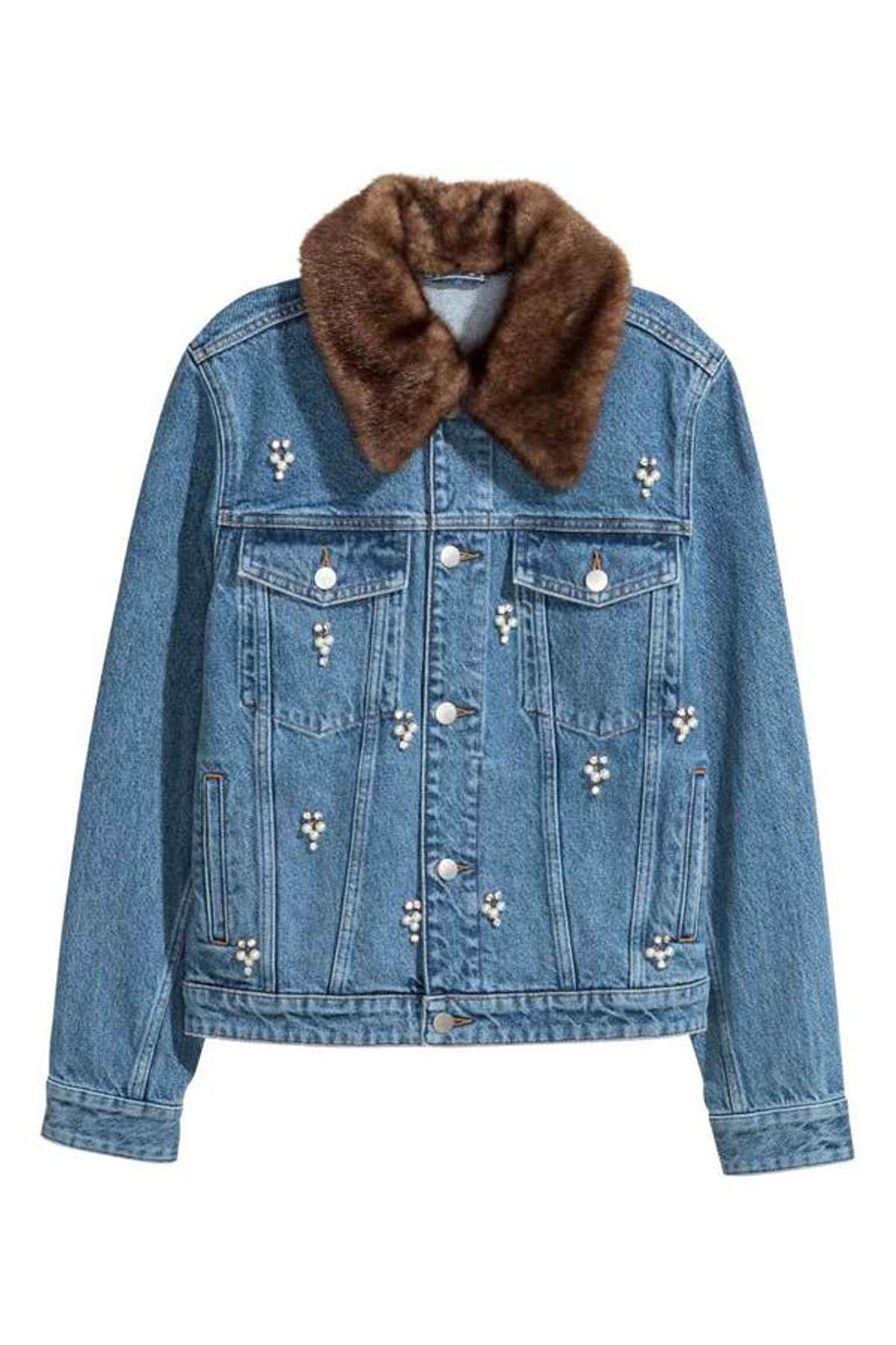 Imprescindibles de temporada en H&M con descuentos: chaqueta denim con charms