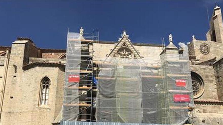 La arciprestal de Morella retoma la restauración de una de sus puertas