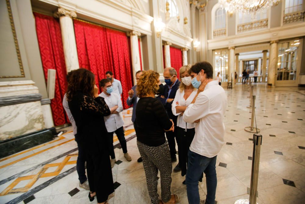 Firma del libro de condolencias por la muerte de Ramón Vilar